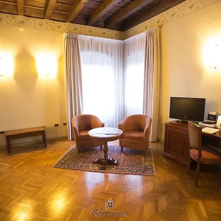 Relaisfranciacorta 4*