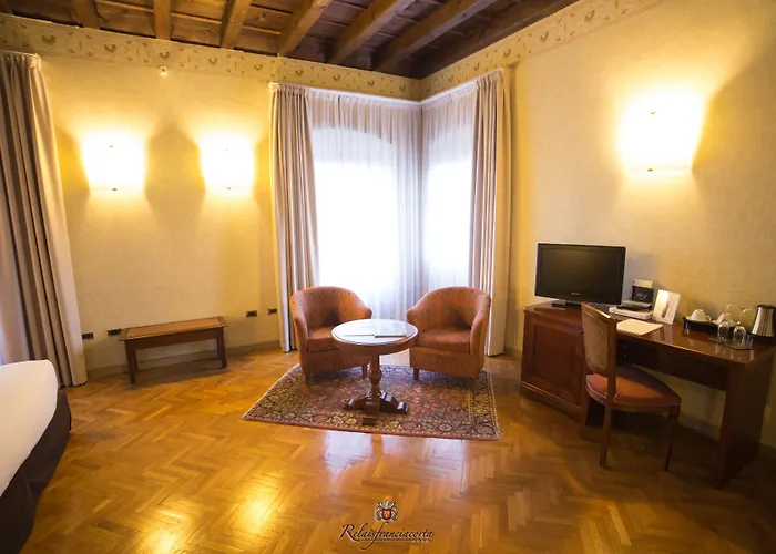 レライスフランシアコルタ ホテル