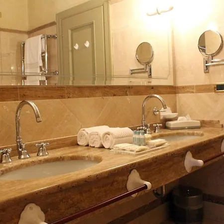 Relaisfranciacorta 4*