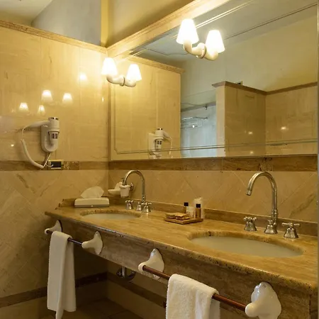 Relaisfranciacorta 4*